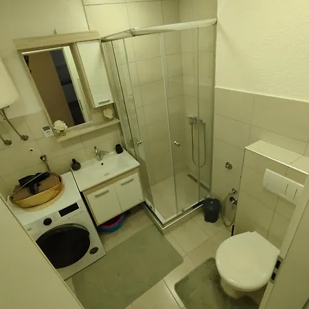 Apartment Nn 1984